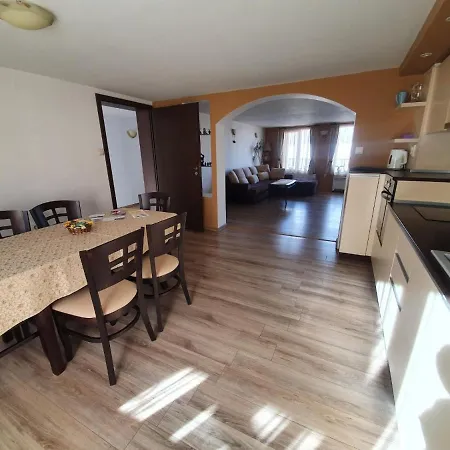 Villa роден край 2