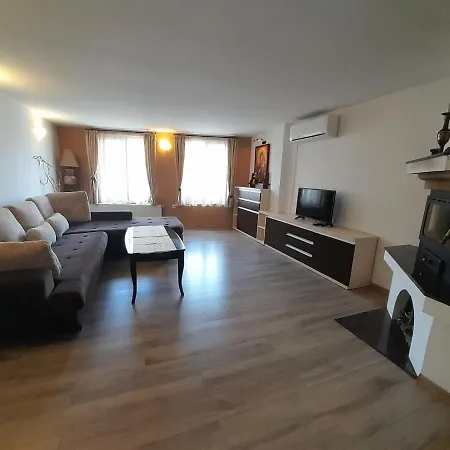 Villa роден край 2